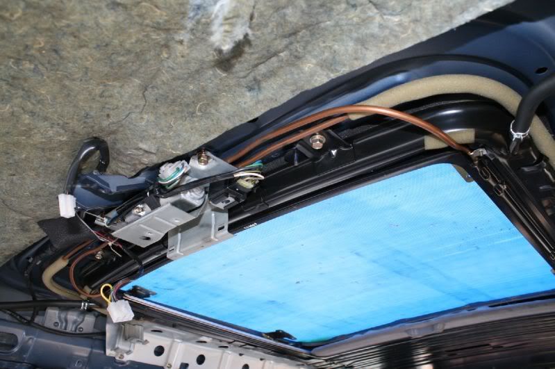 The Mitsubishi Pajero Owners Club?? View topic Replaced the sunroof